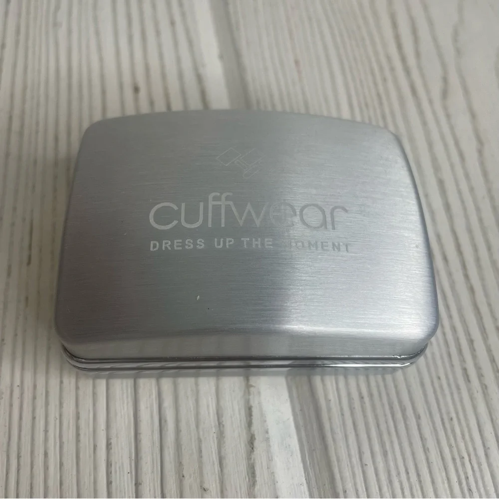Cuffwear Guilty Not Guilty Cuff Links Rhodium Plated NIB Swivel Back Gift Box